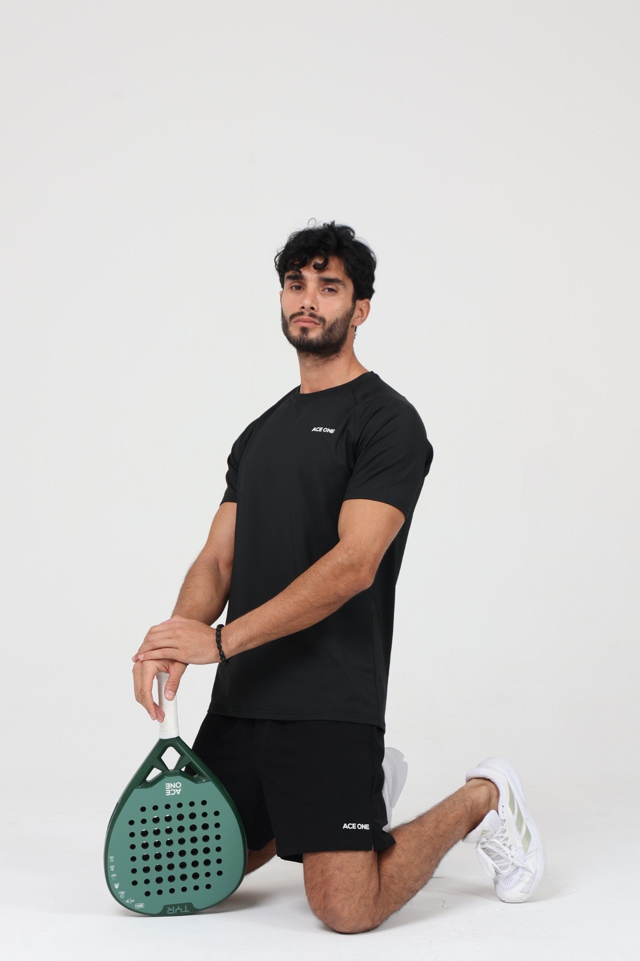 ACE ONE TŸR Green padel racket 3K carbon face close-up