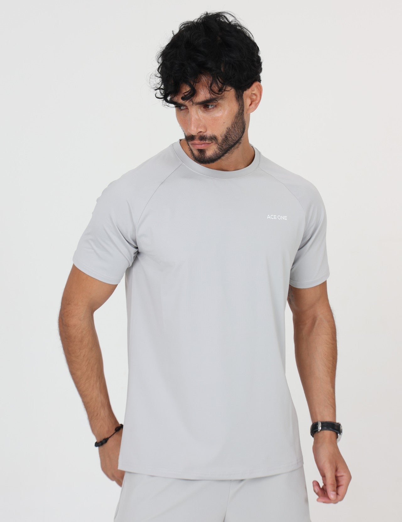 Ace One Men's grey active padel t-shirt – comfortable and technical sportswear designed for mobility and performance.