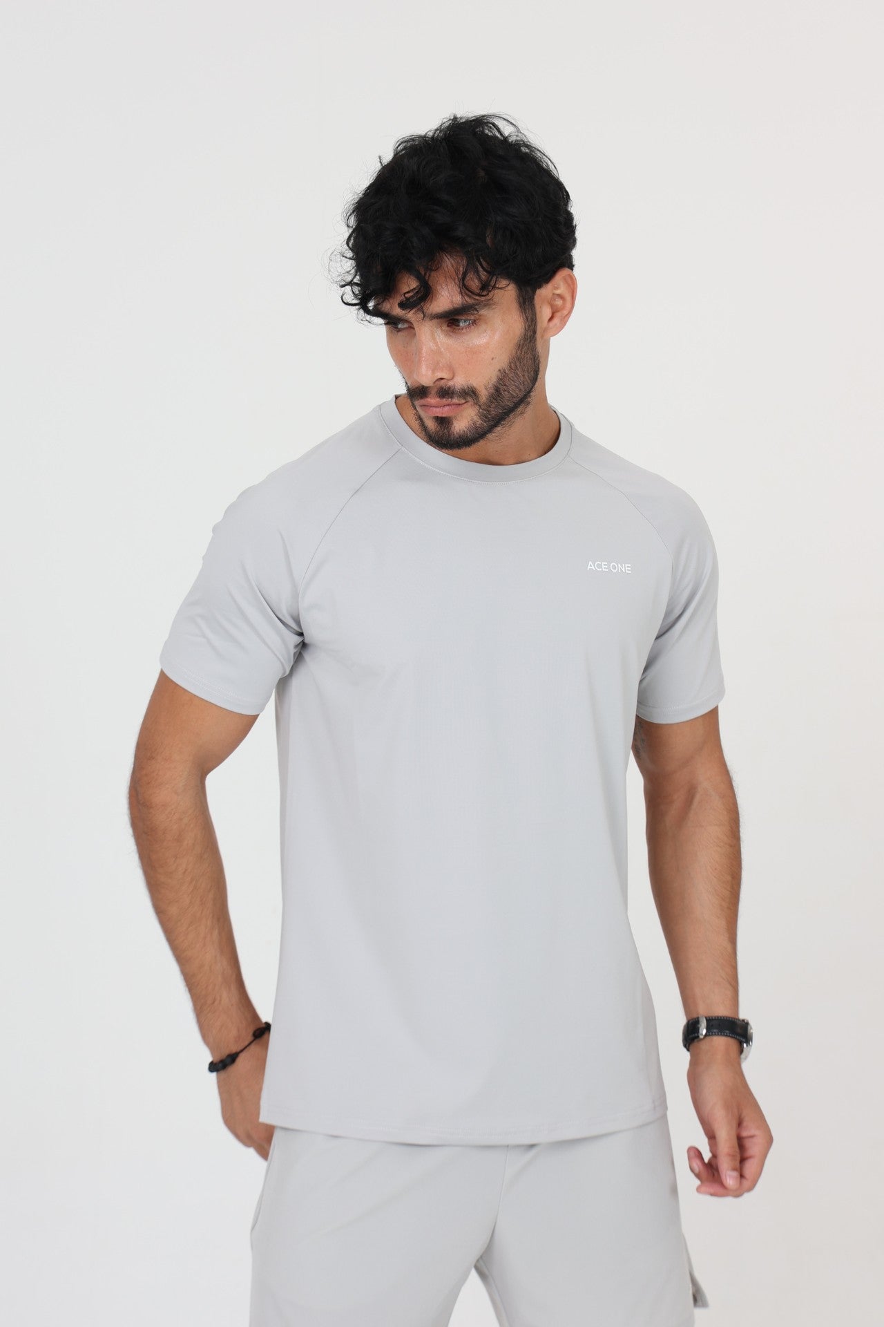 Ace One Men's grey active padel t-shirt – comfortable and technical sportswear designed for mobility and performance.