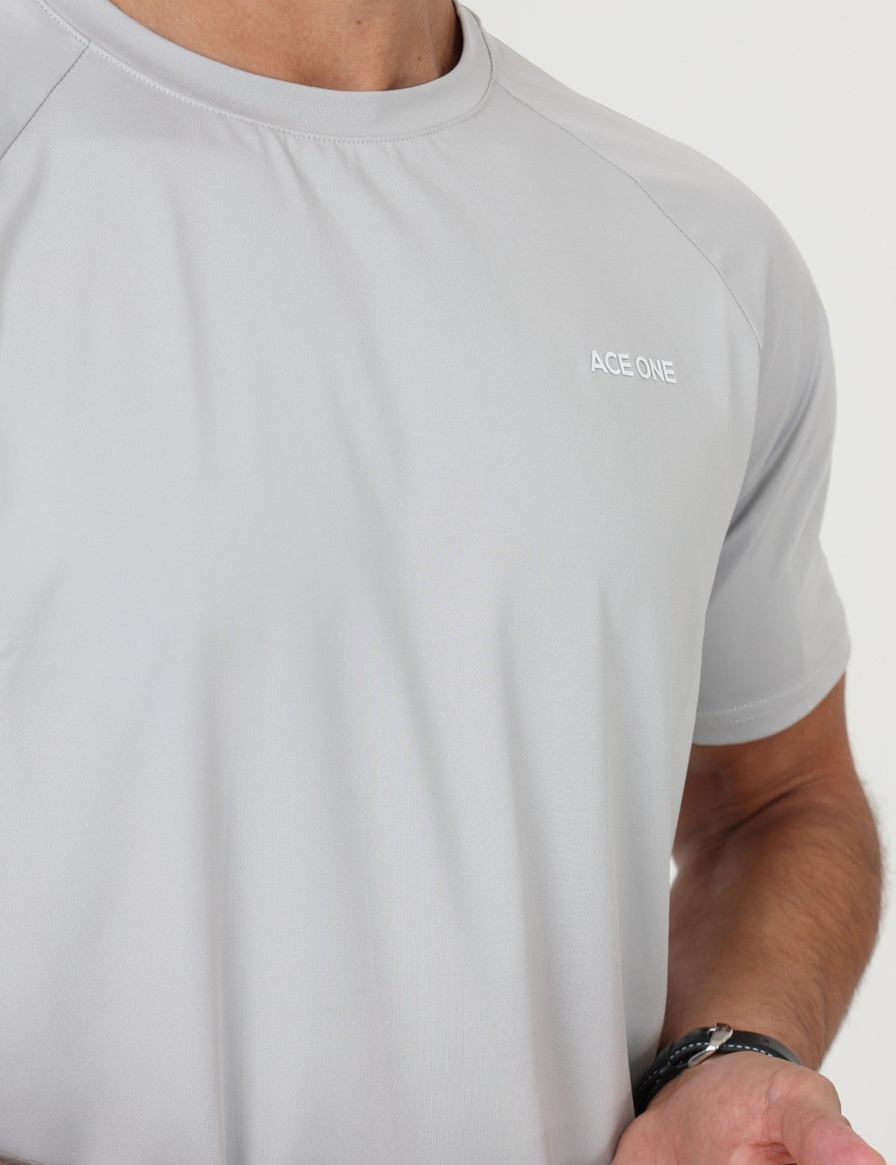 Ace One Men's grey active t-shirt – comfortable and technical sportswear designed for mobility and performance.