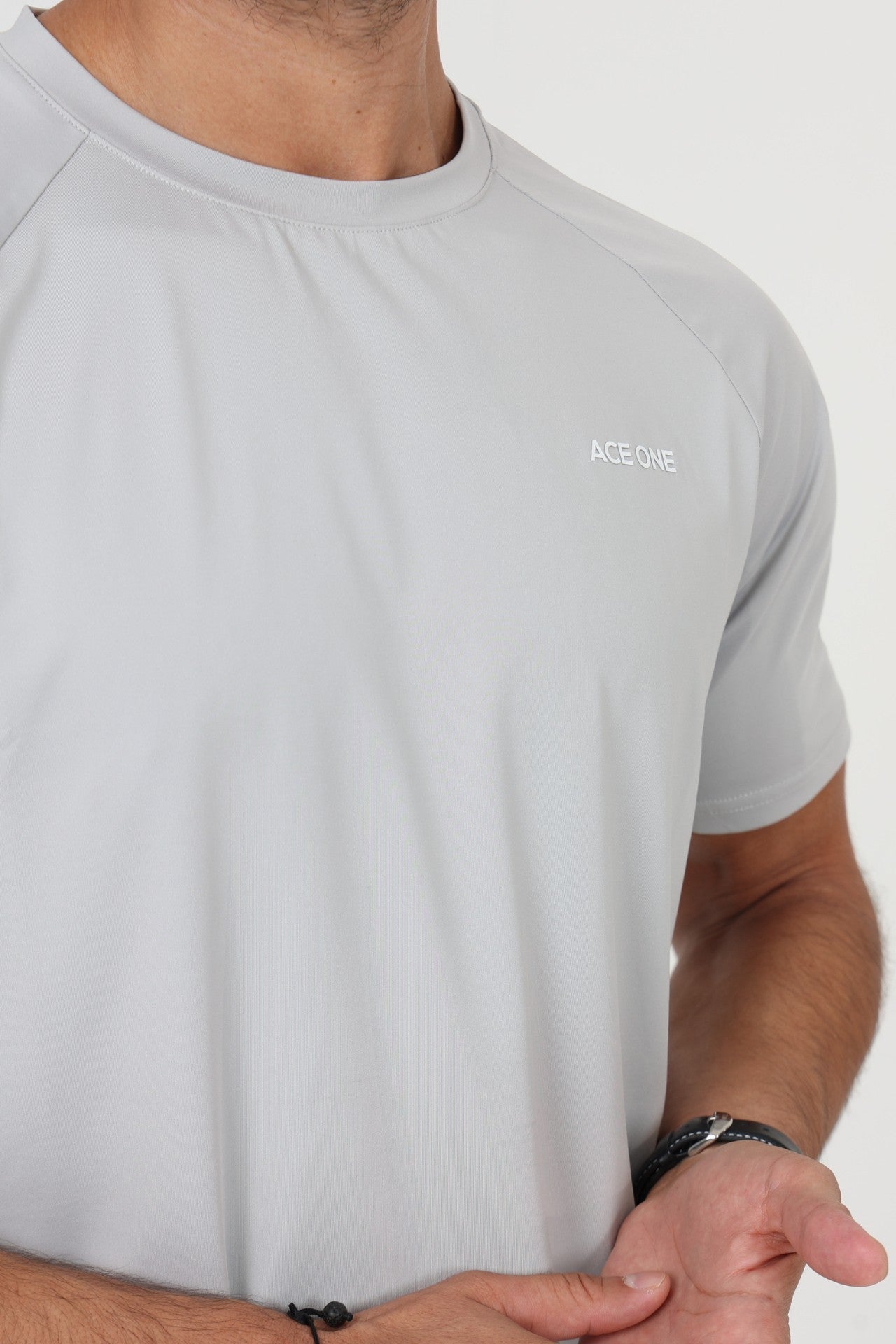 Ace One Men's grey active t-shirt – comfortable and technical sportswear designed for mobility and performance.
